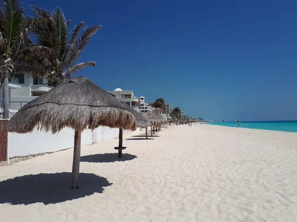 Brisas 10 Beachside Suites