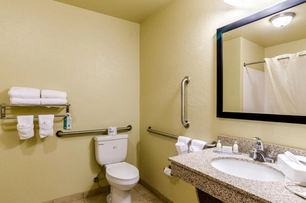 Cobblestone Inn & Suites-Kersey