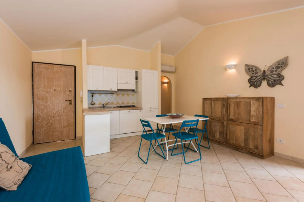 The apartment has 2 bedrooms , 2 bathrooms, lounge with sofa bed, equipped kitchen with also dishwas-PERLACEA 33