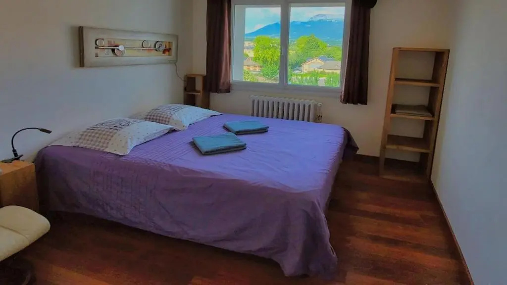 Luxury Apartment * Quiet * View * Heart of Annecy * 2 steps from the Lake * * * *