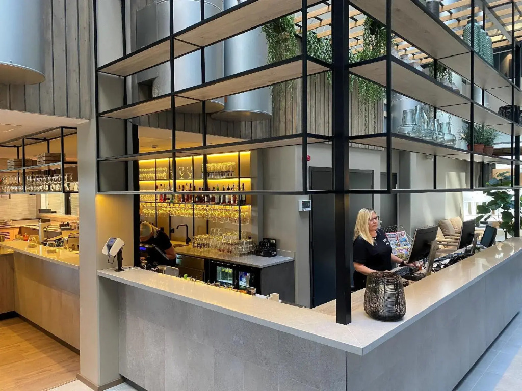 Skyline Airport Hotel