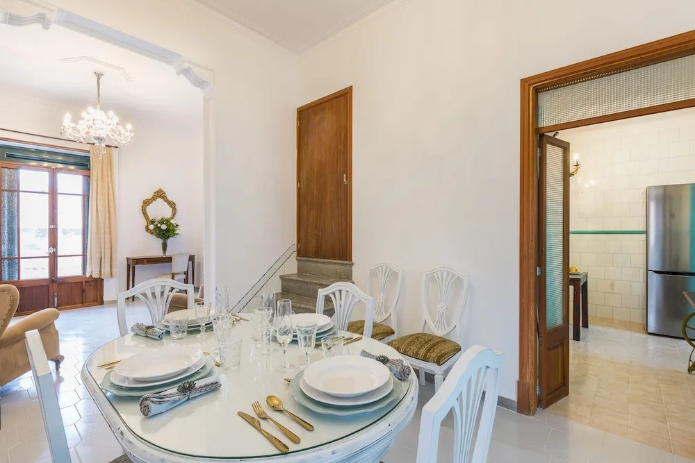 Jofres House