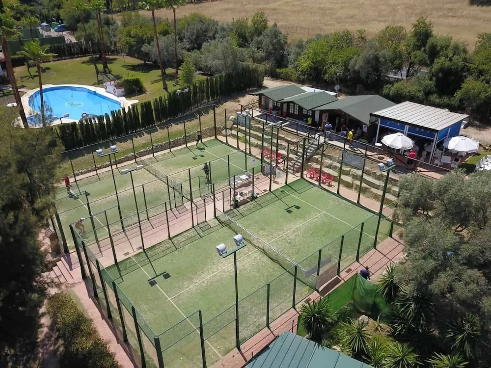 1 Bed - Sleeps 4 - Pool - Golf Resort