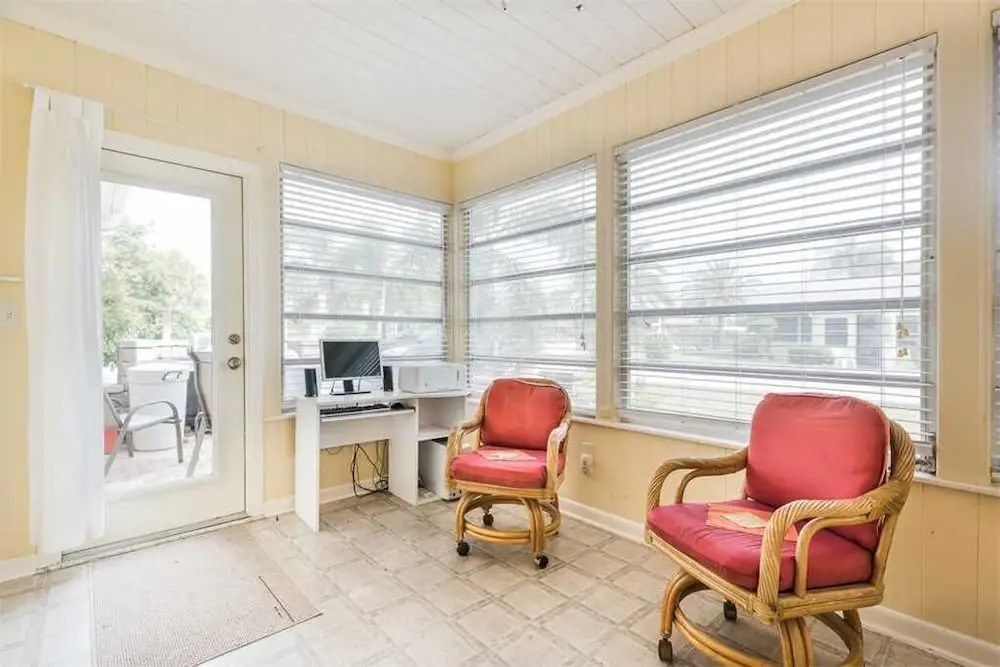 Poco Place, 2 Bedrooms, Wifi, 2 Blocks to Beach, Sleeps 6