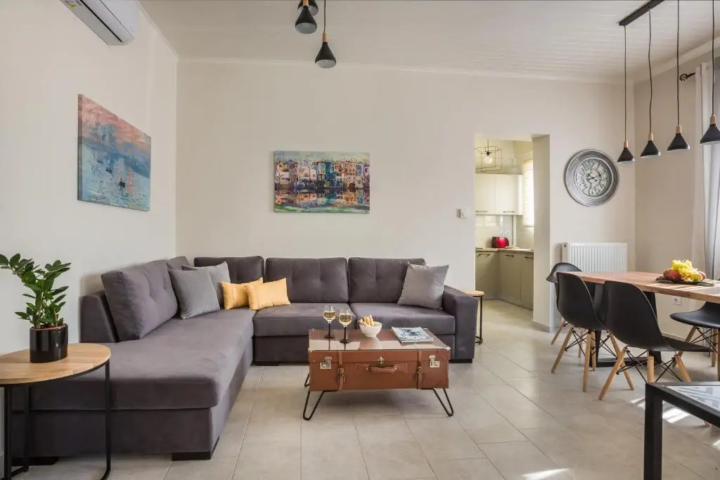 The Lagoon Luxury House