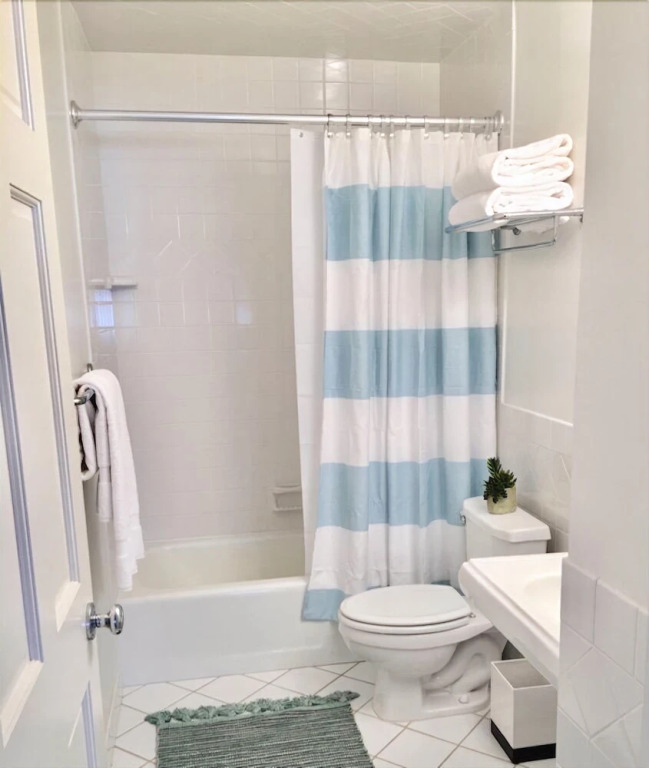 Penthouse 701 2 Bedrooms 2 Bathrooms Condo