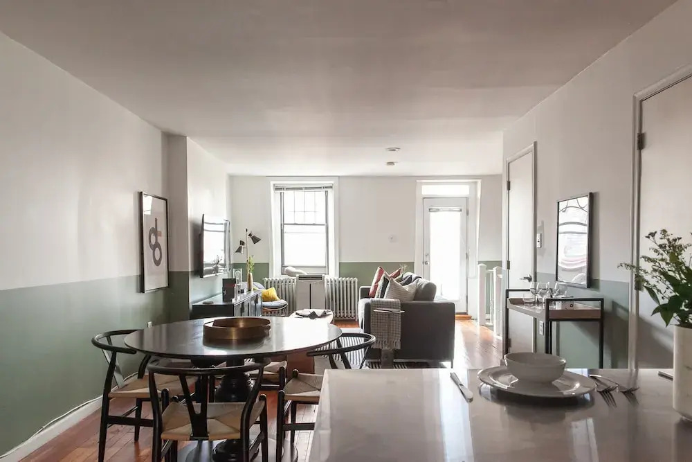 Domio Rittenhouse Square Charming 3BR Duplex + Deck