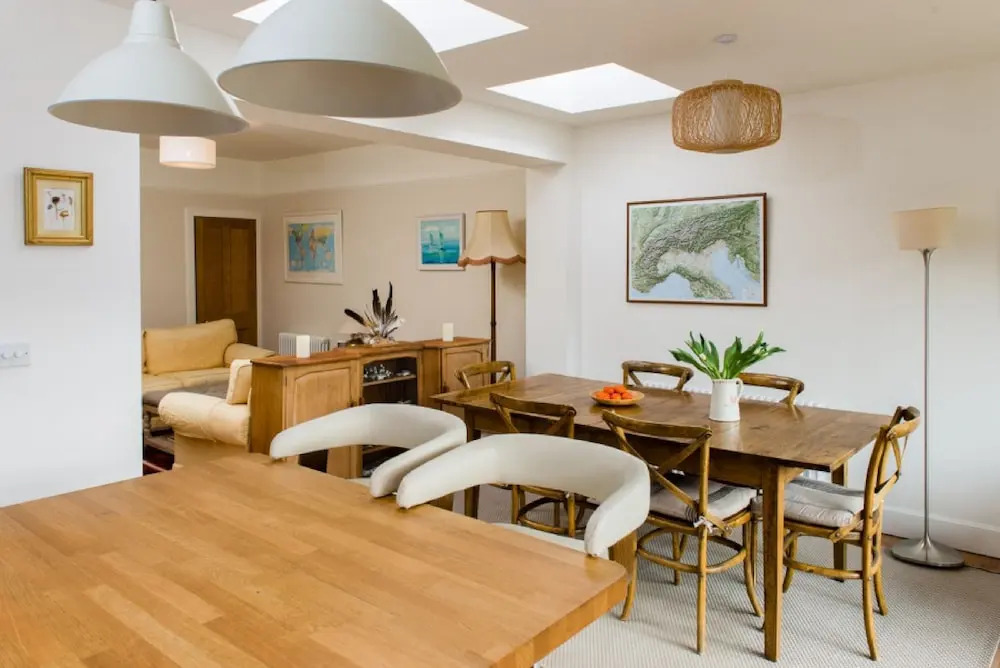 Luxury Escape with Garden and Parking