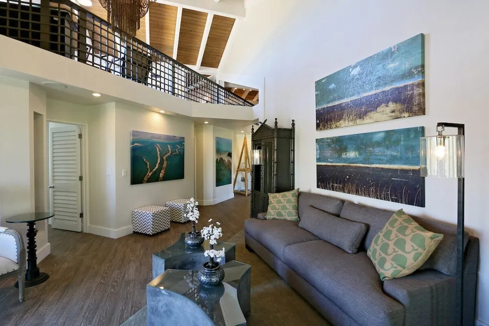 2141 IliIli Rd - 14 Br Villa