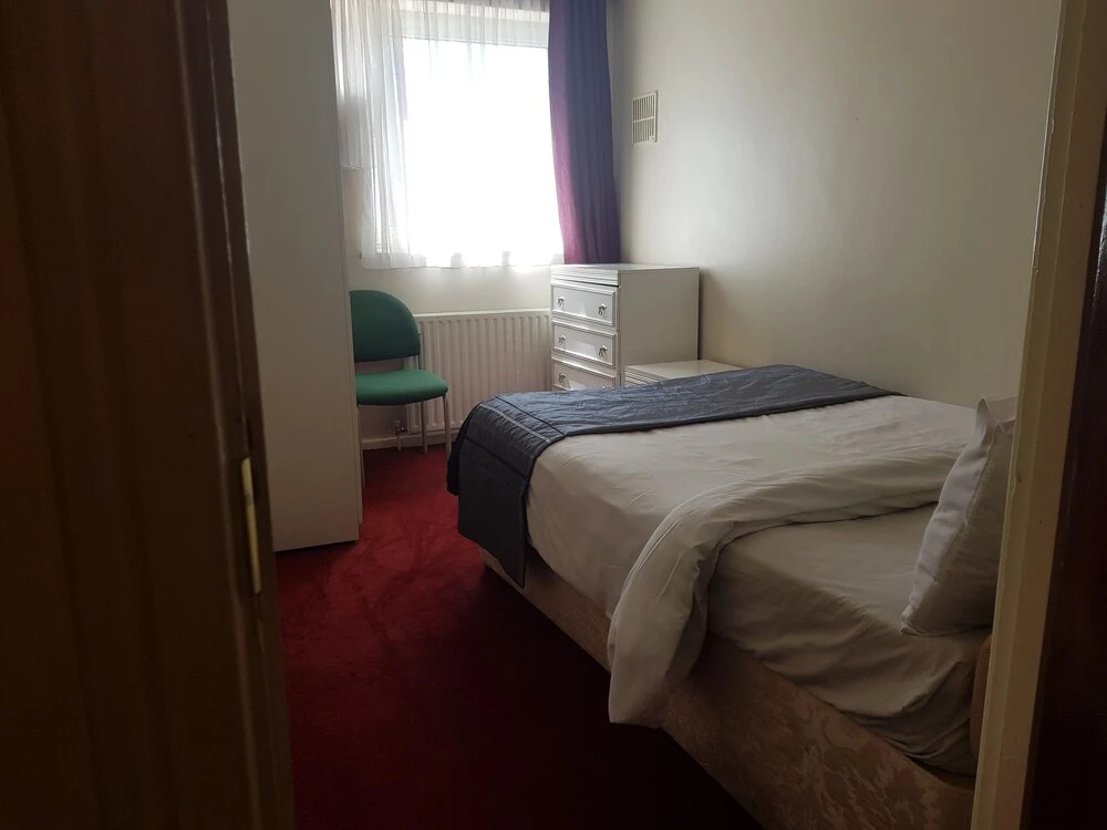 SS Property Hub - London Family Apartment