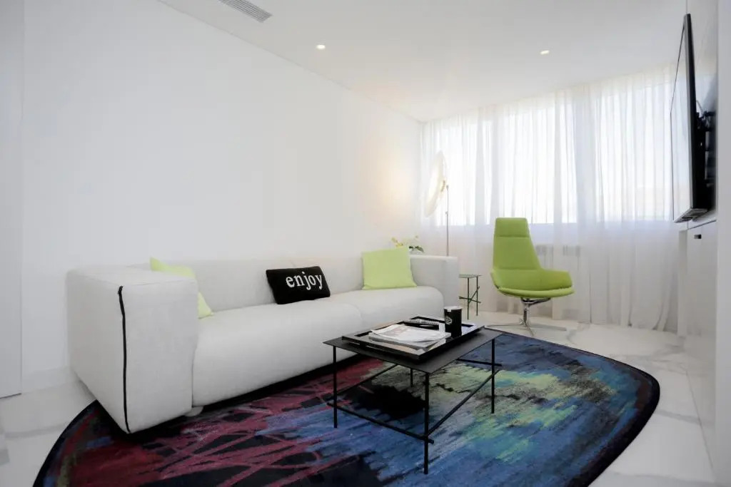 Sea Side Luxury Apartment