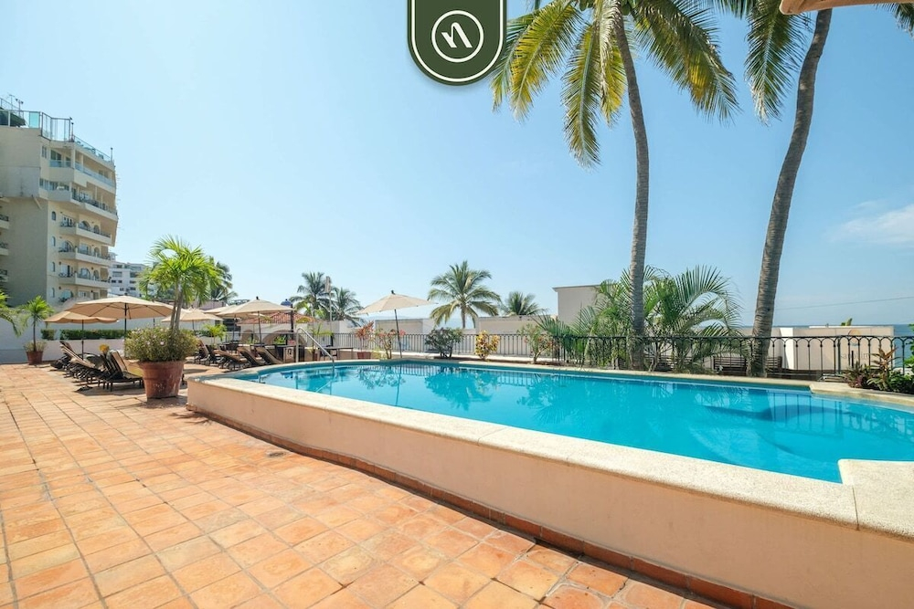 Amazing 1 BR Condo - Terrace - Pool - Romantic Zone
