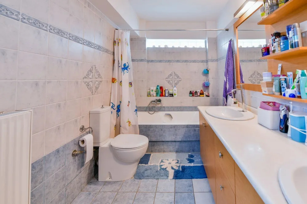 comfortable villa right by the sea