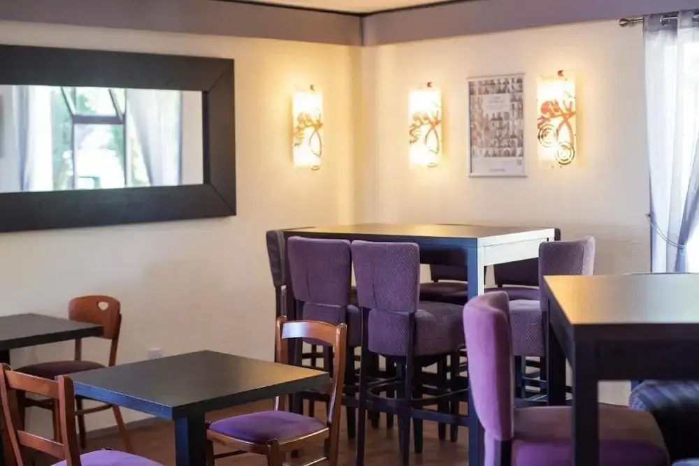 The Raceby Hotel, Doncaster (South Yorkshire), Part of the AG Collection