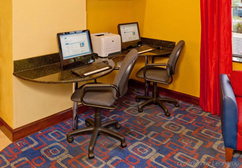 Holiday Inn Express & Suites - Nearest Universal Orlando by IHG