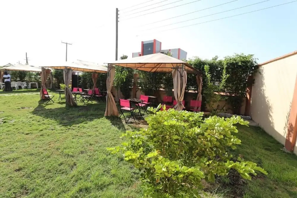 Parigha Hotel