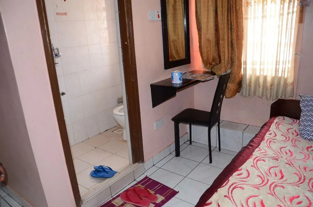 Chomba Hotel