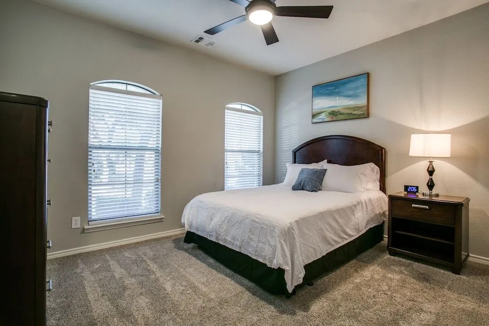 Beautifully furnished 3 bedroom Frisco