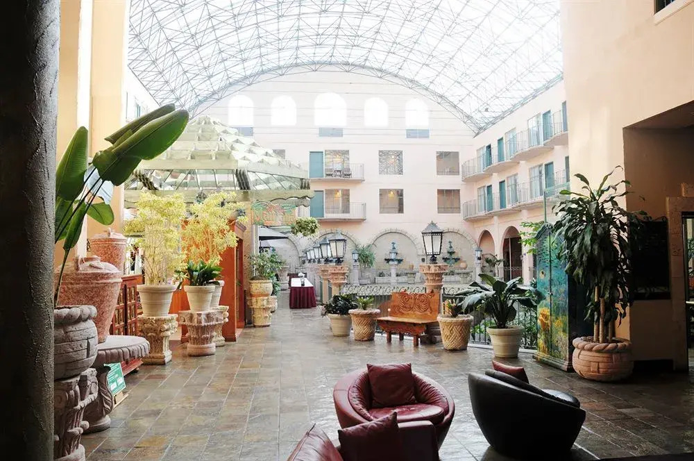 Pacific Inn Resort & Conference Center