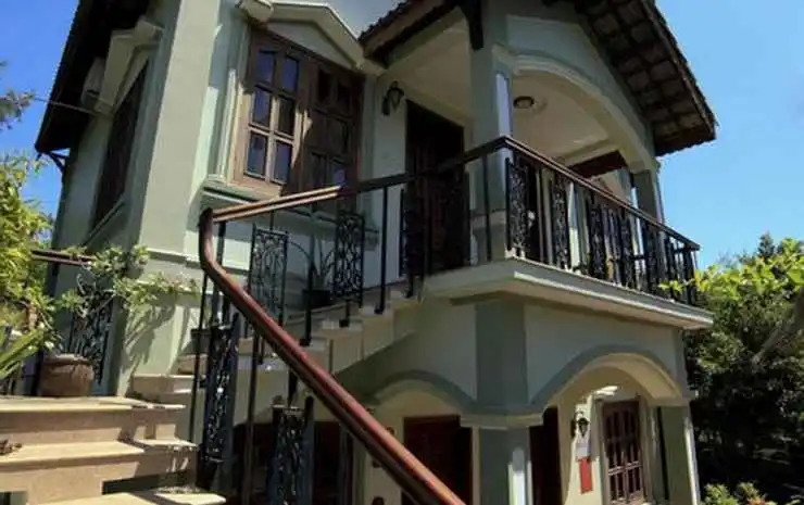 Gold Rooster Resort