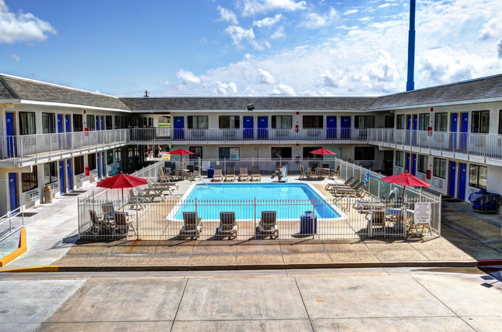Motel 6-Slidell, LA - New Orleans