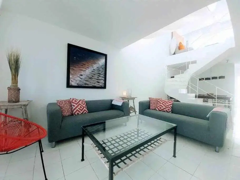 BREEZE VIEW house by the sea