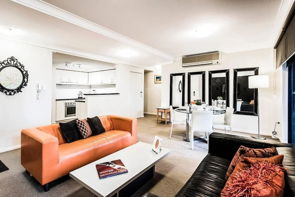 Two bedroom Apt next to Perth CBD with Parking.