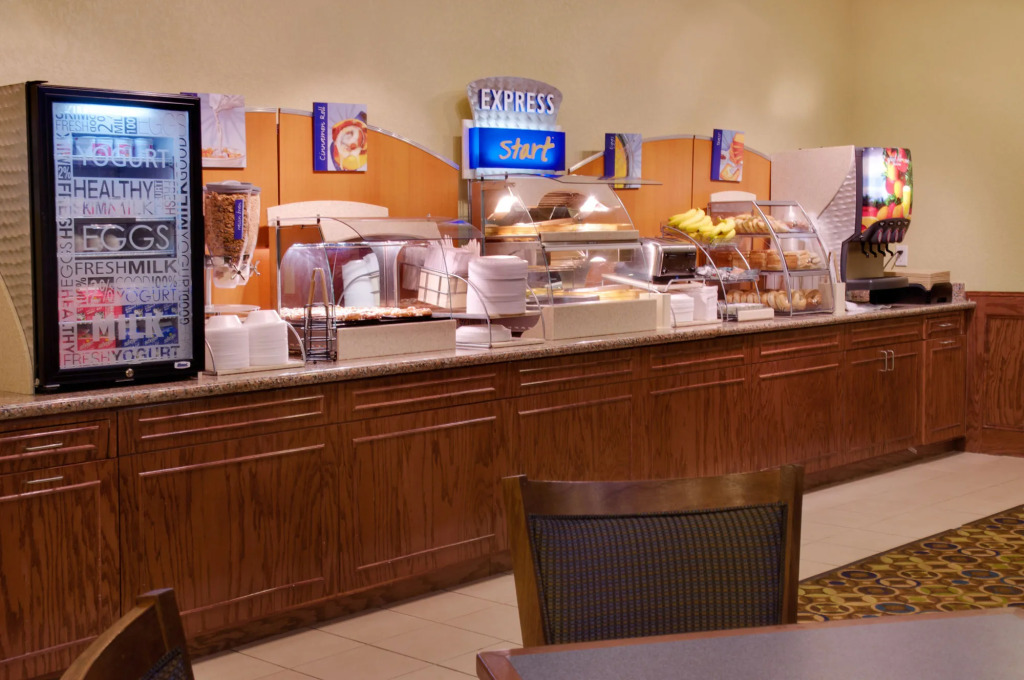 Holiday Inn Express & Suites Galveston West-Seawall by IHG