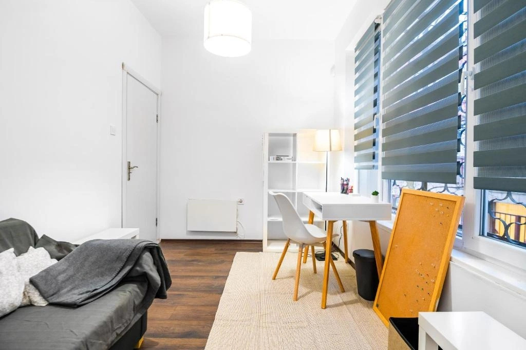 Cute&Cozy 2BD Flat with Balcony