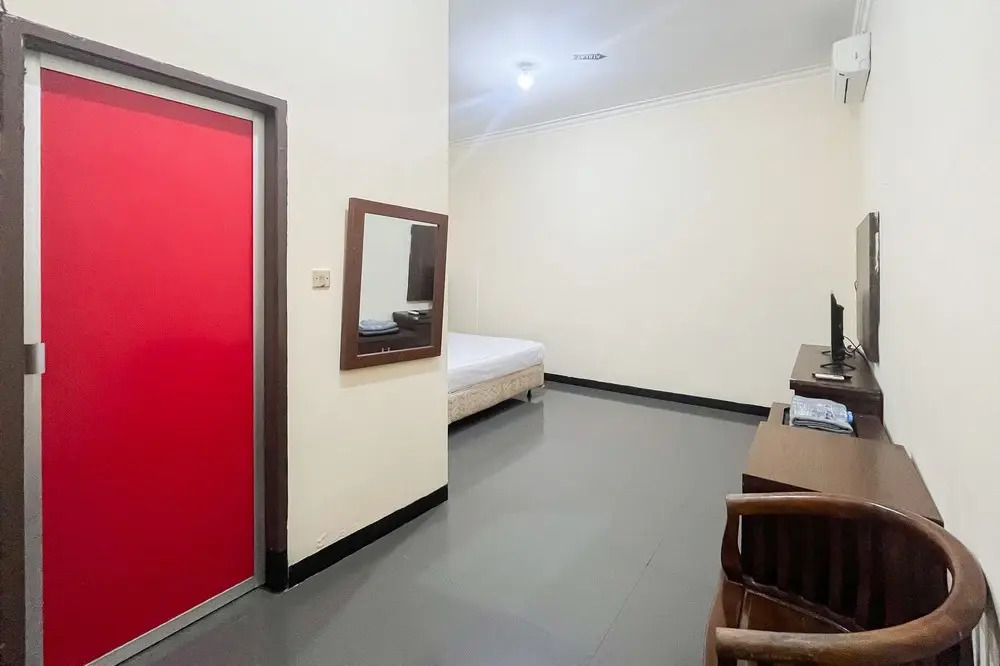 Urbanview Hotel Transit Near Bandara Sultan Hasanuddin