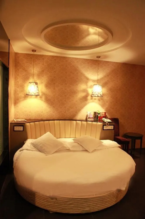 Qingmu Select Hotel (Chaohu Wanda Plaza Xiangyang Road)