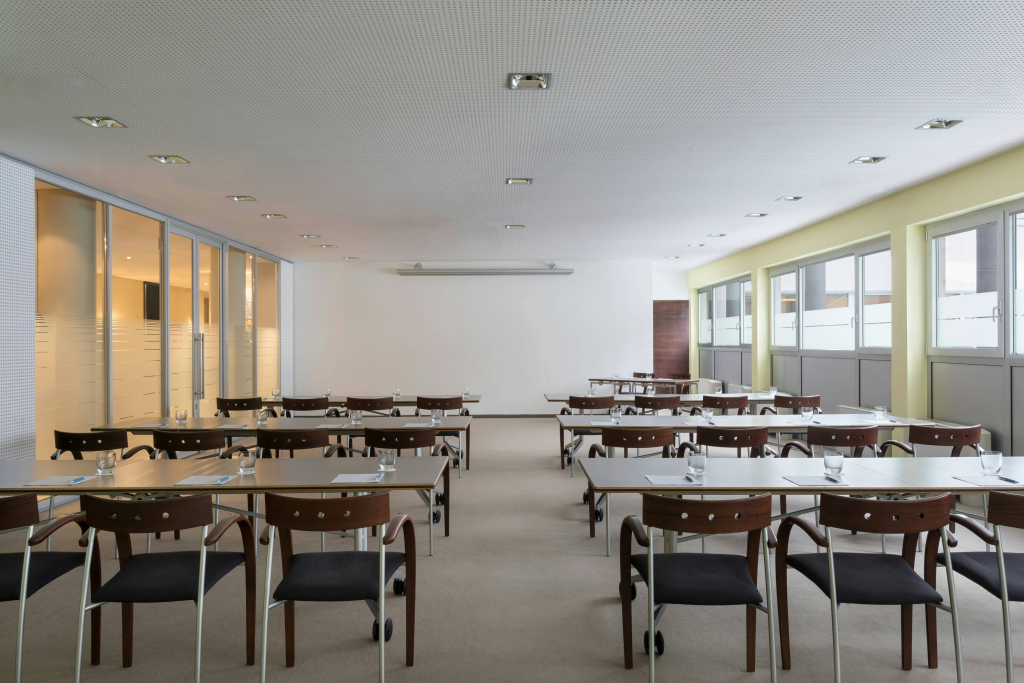 Отель Four Points by Sheraton Bolzano