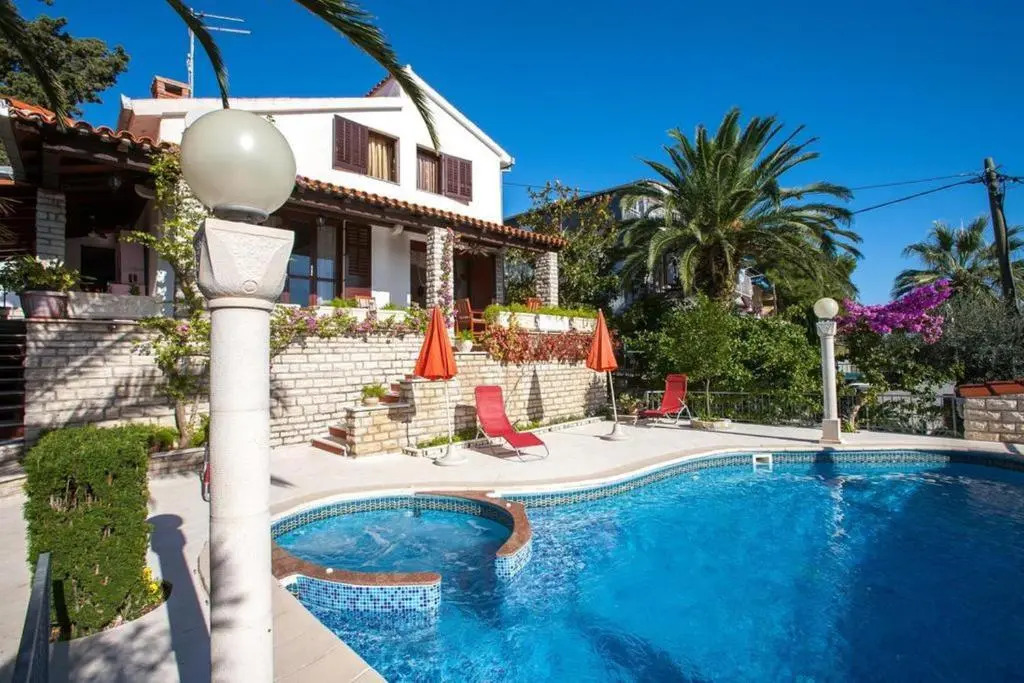 Holiday Home Bugenvilija