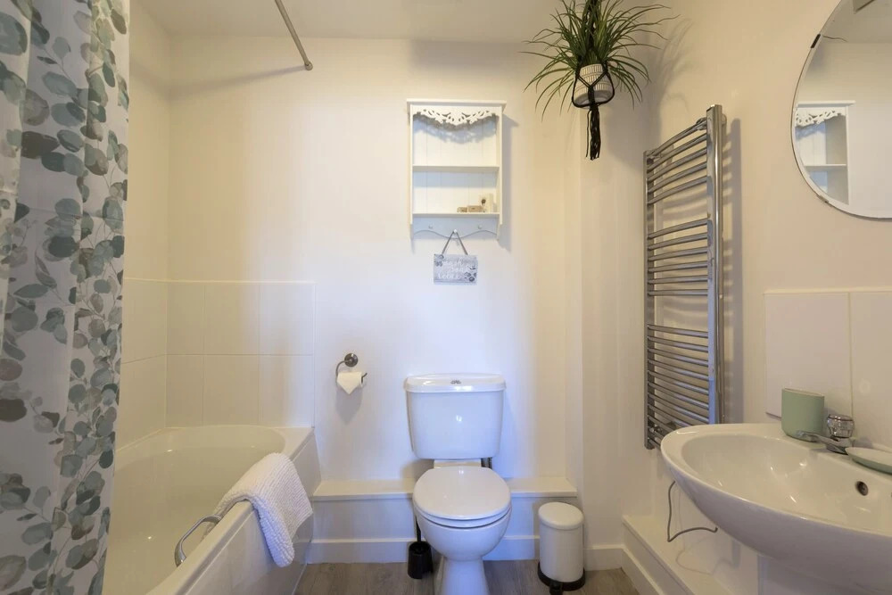 The Rectory Apartment + Free Parking