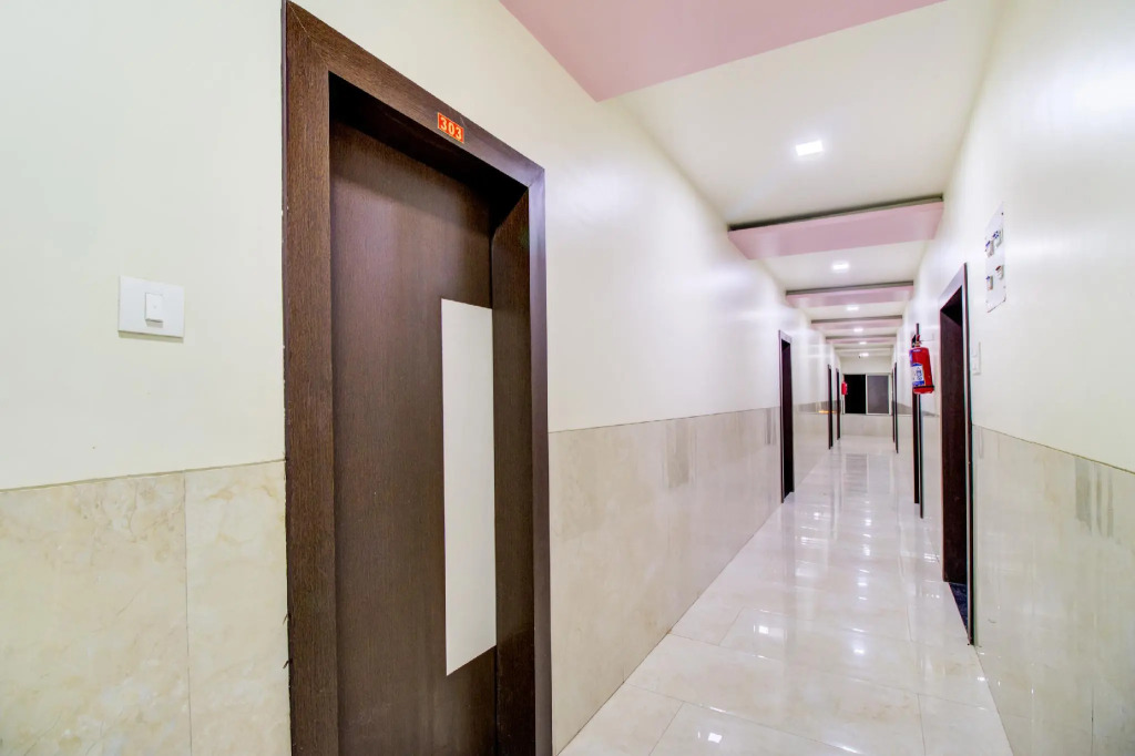 OYO 60908 Hotel Sai Lodging
