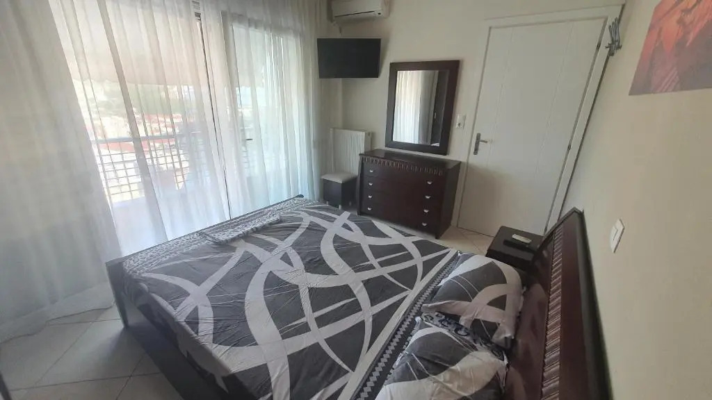 Christos house-- Comfortable apartment with great view!