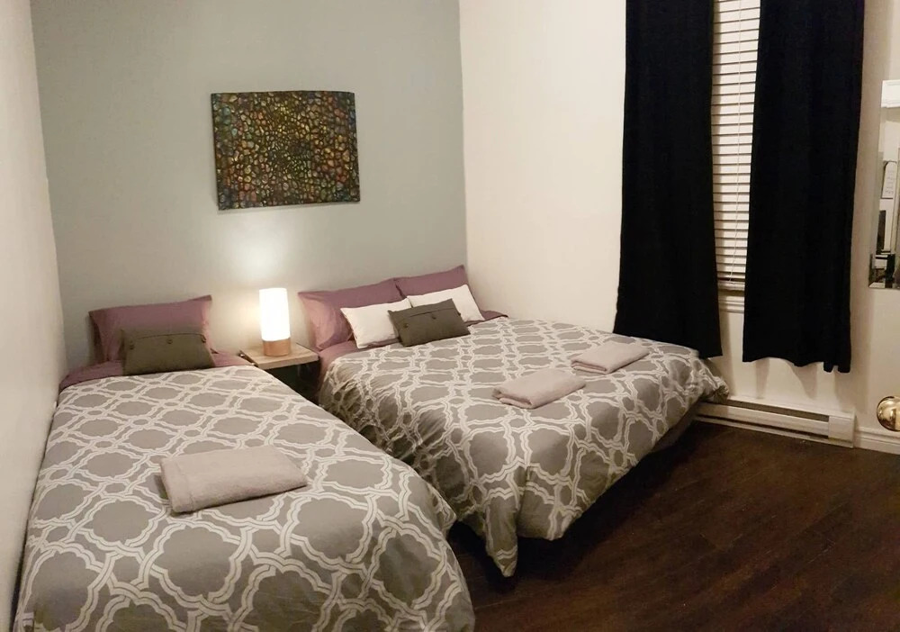 Stylish Apartment, One Bedroom, Parking, Near Everything