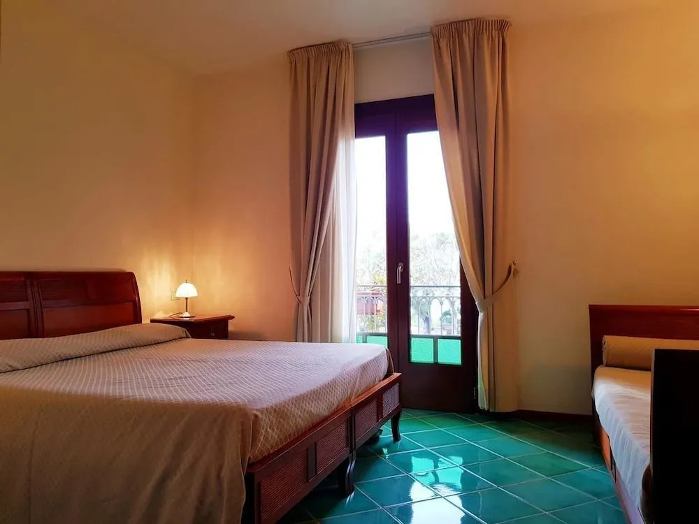 Hotel Pisacane