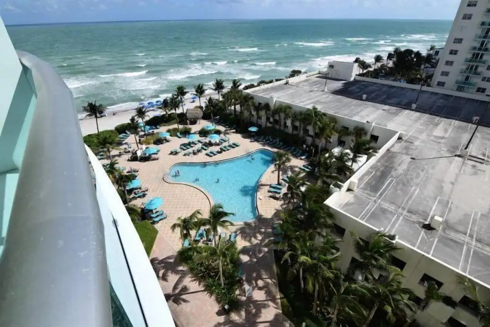 Spectacular 1 Bed 1 Bath @ Tides