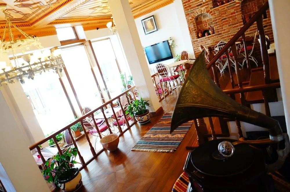 Hotel Des Etrangers - Special Category