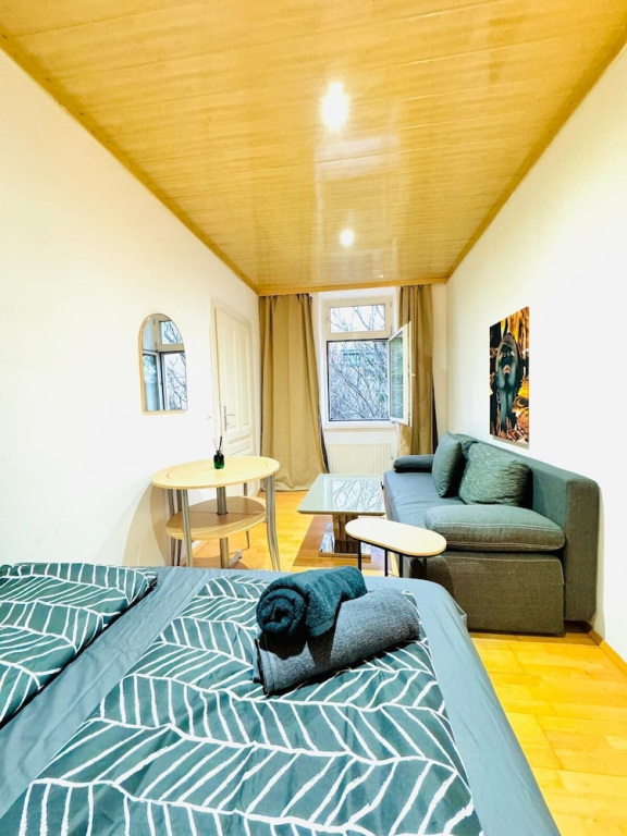 4BR Stay for up to 12 Near to FAC Platz