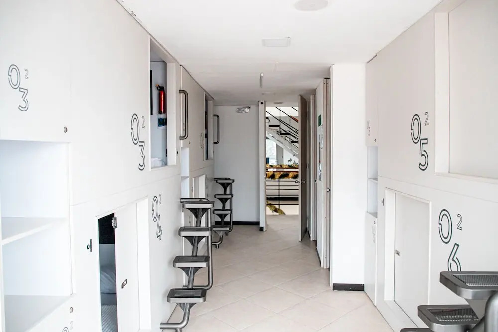 Hotel Capzule Inn