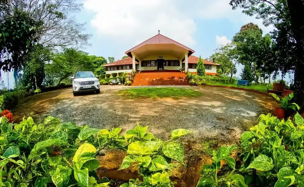 Deluxe Twin Room In British Bungalow