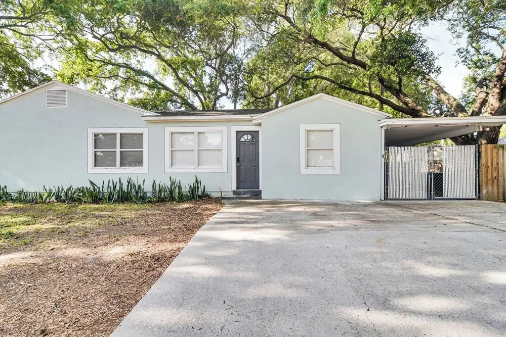 Walk to Art District + Beach: Pet-friendly Getaway