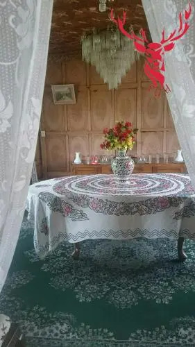 Shabistan Group of Houseboats