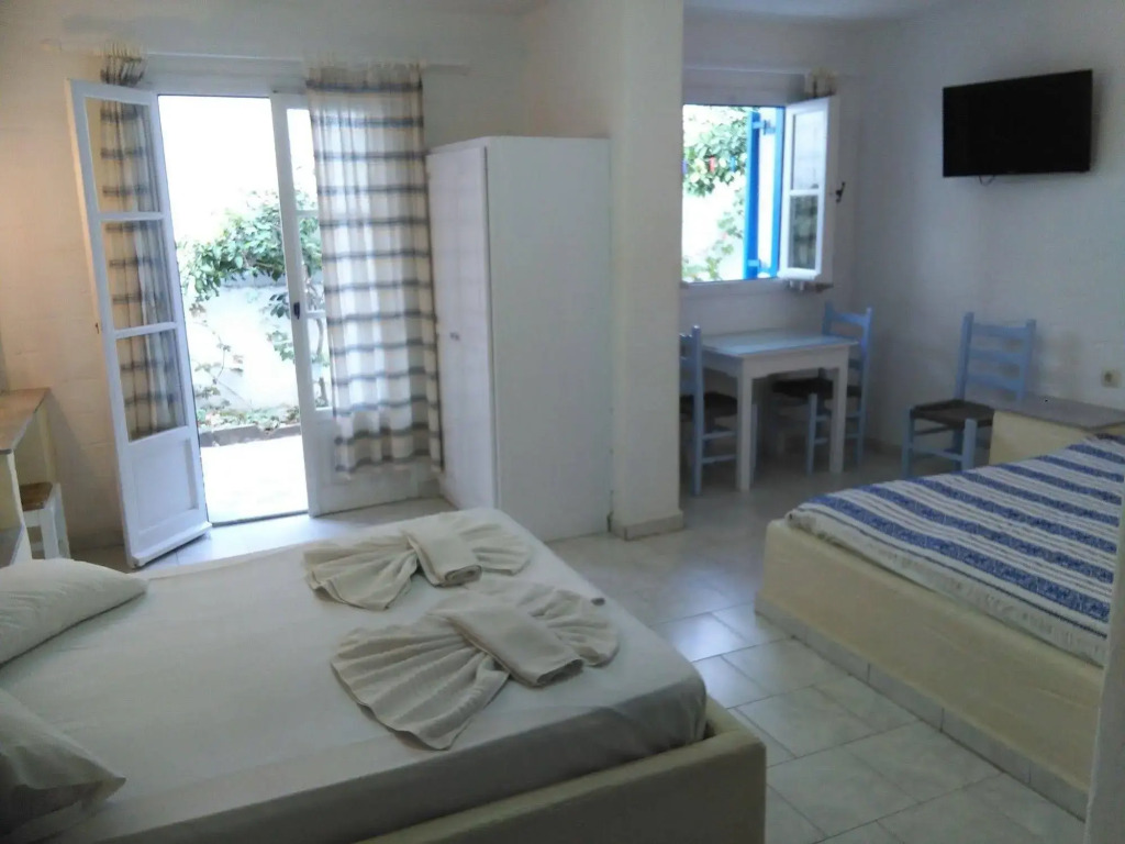 Stratos Apartments & Studios