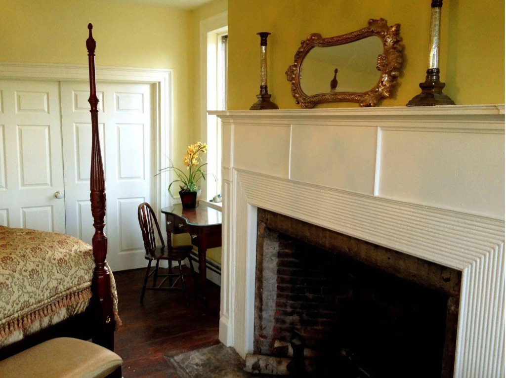 Elmrock Inn