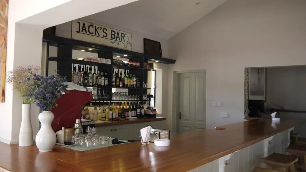 Soames Hotel & Jack's Bar