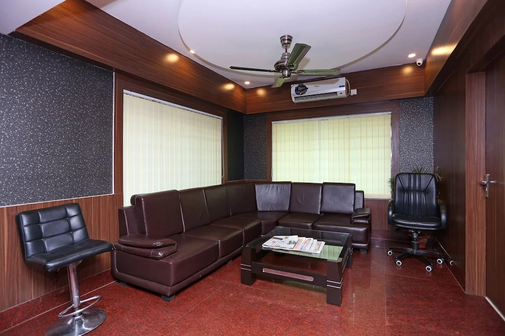 Capital O 9010 Hotel Railview