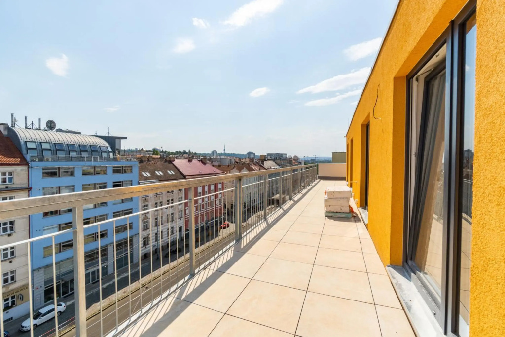 Penthouse with panoramic city view in Elite Rezidence